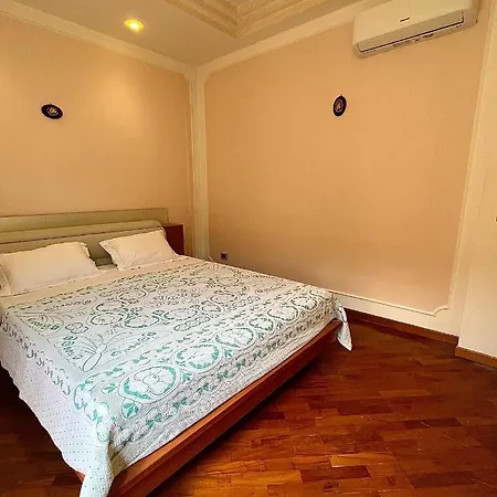 Lulu House *